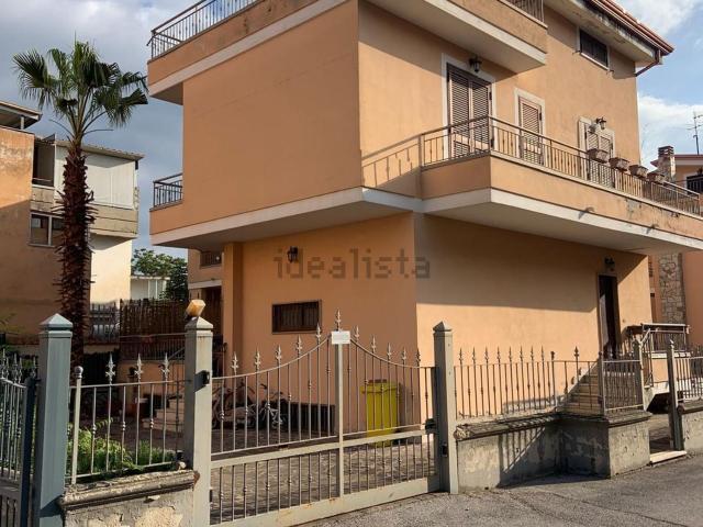 Villetta a schiera in vendita di 250 m² in Via Nola