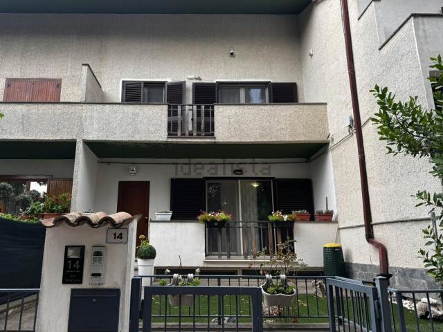 Villetta a schiera in vendita di 250 m² in Via Stazione, 14