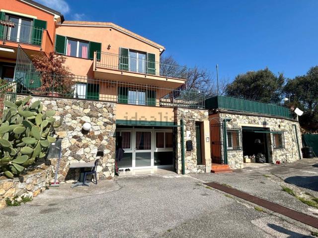 Villetta a schiera in vendita di 250 m² in Via Poggio del Sole, 21