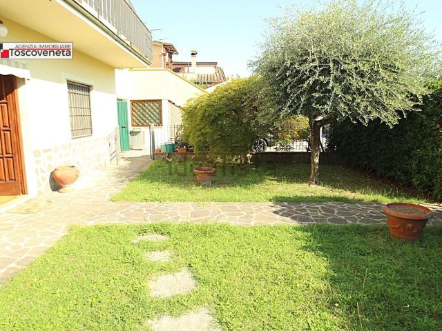 Villetta a schiera in vendita di 250 m² in Via per Corte Bimbo