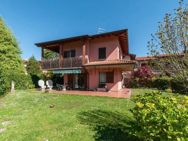 Villetta a schiera in vendita di 250 m² in Via Pradèi