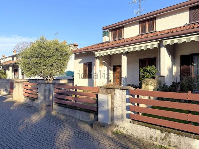 Villetta a schiera in vendita di 250 m² in Via Privata Botticelli, 23