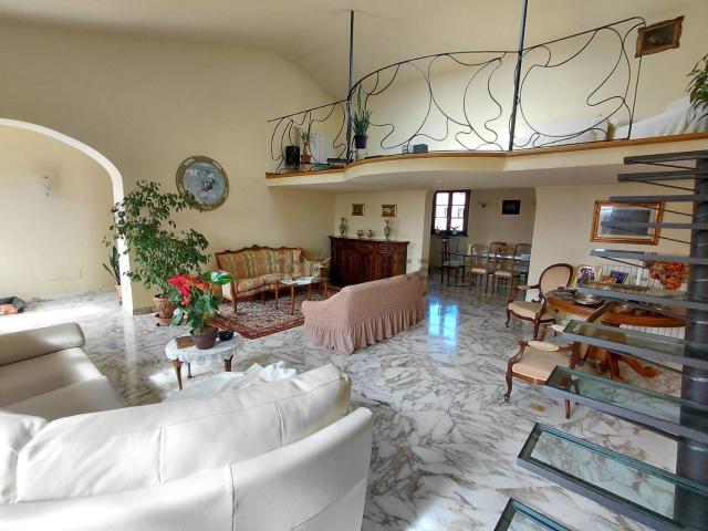 Villetta a schiera in vendita di 250 m² in Via Putignano Sant&apos Ermete, 327