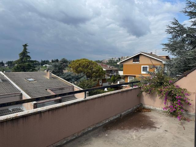 Villetta a schiera in vendita di 250 m² in Via Ugo la Malfa