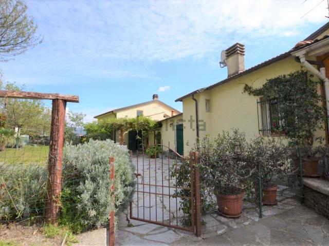 Villetta a schiera in vendita di 250 m² in Via Vara Comuneglia