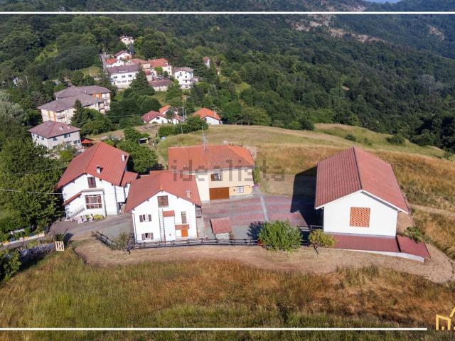 Villetta indipendente in vendita di 150 m² in Frazione Toleto, 233
