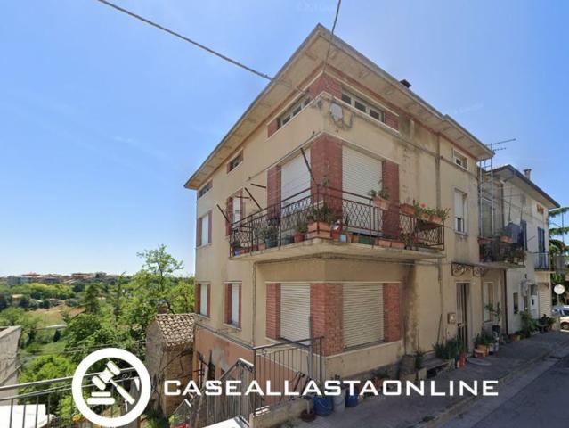 Villetta a schiera in vendita di 251 m² in Via Dante Alighieri