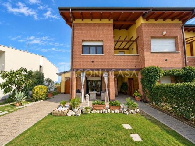 Villetta a schiera in vendita di 251 m² in Vicolo Cussini, 7