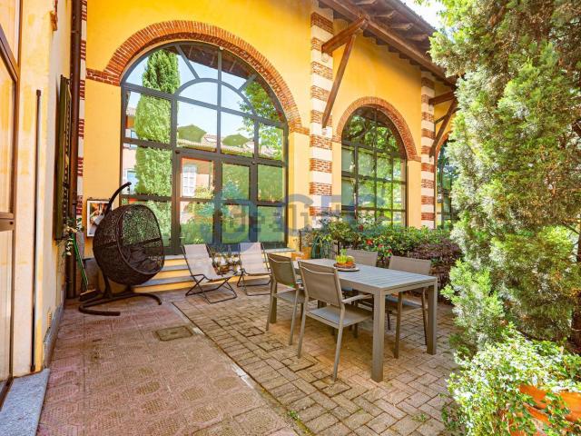 Villetta a schiera in vendita di 252 m² in Via Cristoforo Colombo, 19