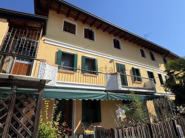 Villetta a schiera in vendita di 252 m² in Via Monte Grappa