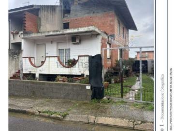 Villetta a schiera in vendita di 253 m² in Via Dessì, 39