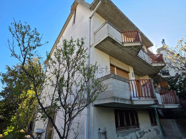 Villetta a schiera in vendita di 255 m² in Via Asti, 13