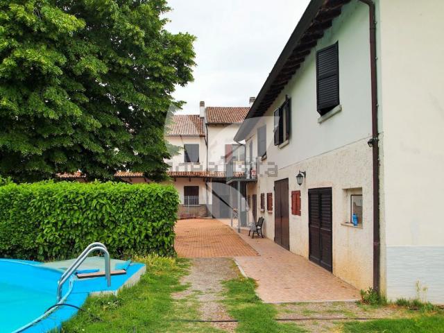 Villetta a schiera in vendita di 255 m² in Via dei Quercioli