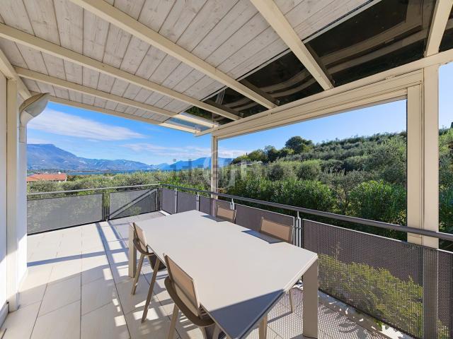 Villetta a schiera in vendita di 255 m² in Via Panoramica, 48