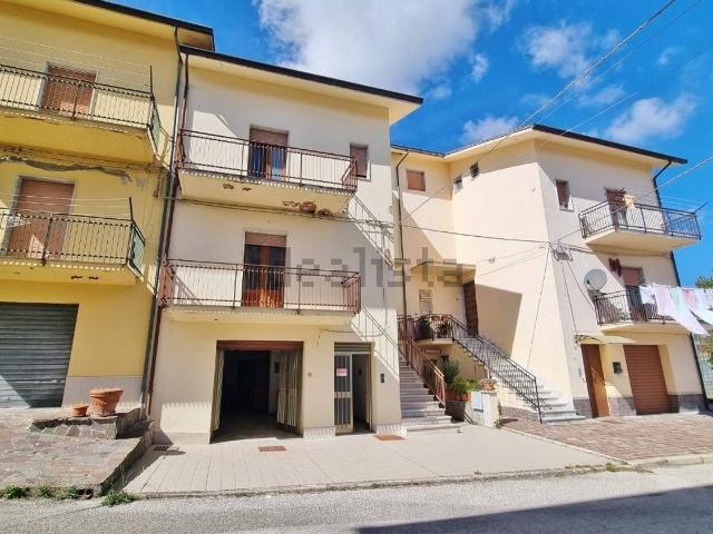 Villetta a schiera in vendita di 256 m² in Strada Statale 91 Bis, 31