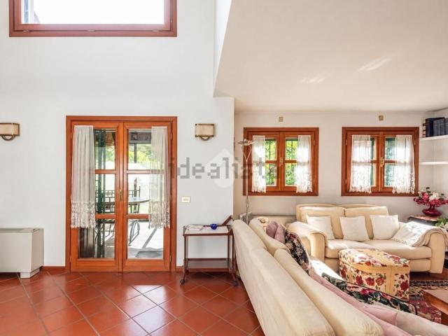 Villetta a schiera in vendita di 257 m² in Via Roma, 4