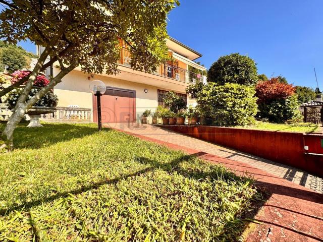 Villetta a schiera in vendita di 259 m² in Via Giosuè Carducci, 4