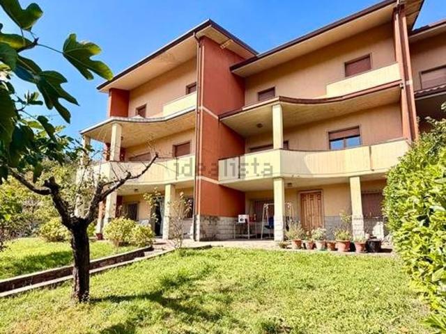 Villetta a schiera in vendita di 259 m² in Via della Repubblica