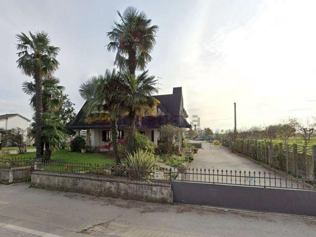 Villetta a schiera in vendita di 260 m² in Via Campagna