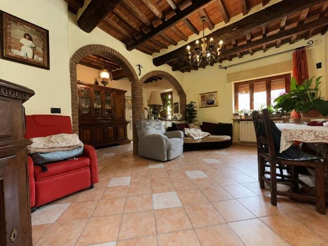 Villetta a schiera in vendita di 260 m² in Via Antonio Rossi, 55012