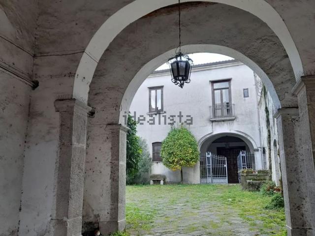 Villetta a schiera in vendita di 260 m² in Via Gennaro Siniscalchi, 38
