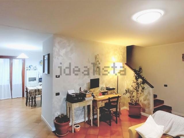 Villetta a schiera in vendita di 260 m² in Via Froccina