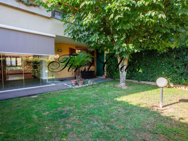 Villetta a schiera in vendita di 260 m² in Via Luigi Cadorna, 8