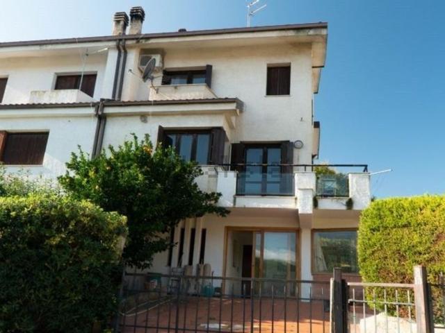 Villetta a schiera in vendita di 260 m² in Via San Paolo