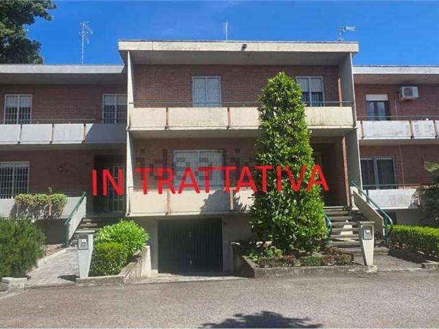 Villetta a schiera in vendita di 260 m² in Via Preti Partigiani, 21