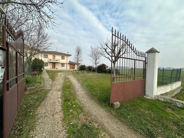 Villetta a schiera in vendita di 260 m² in Corso della Vittoria, 2
