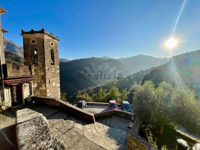 Villetta a schiera in vendita di 260 m² in Strada Comunale Cardoso Volegno Pruno, 1