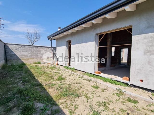 Villetta a schiera in vendita di 262 m² in Via Rugiada, 2