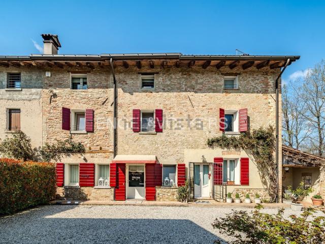 Villetta a schiera in vendita di 263 m² in Via della Martinella