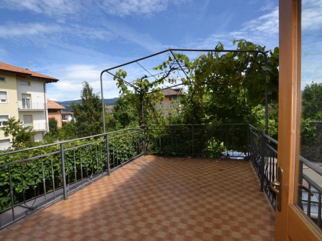 Villetta a schiera in vendita di 264 m² in Via F. Filzi