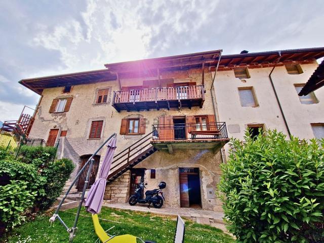 Villetta a schiera in vendita di 264 m² in Via San Bartolomeo del Cervo