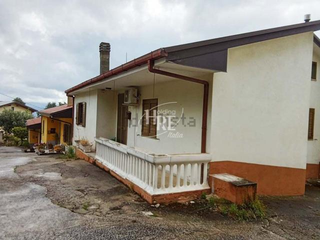 Villetta a schiera in vendita di 264 m² in Via Riforma Conicelle, 71