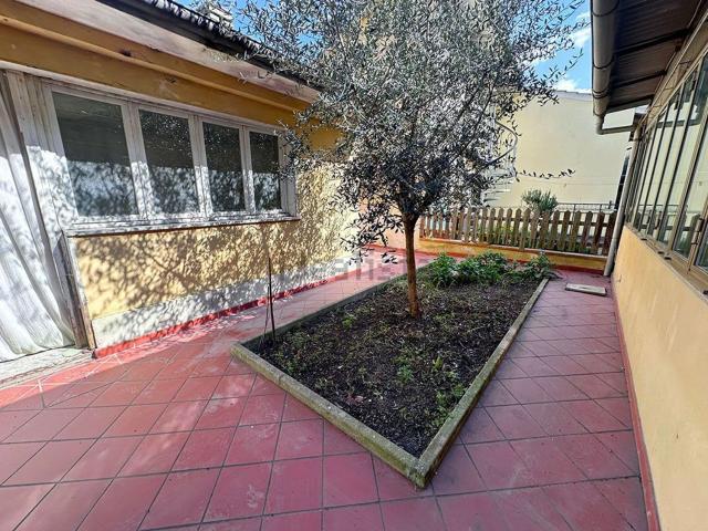 Villetta a schiera in vendita di 265 m² in Via Renato Fucini