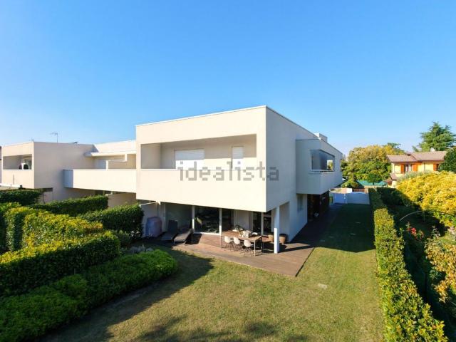 Villetta a schiera in vendita di 268 m² in Via San Pio X, 32