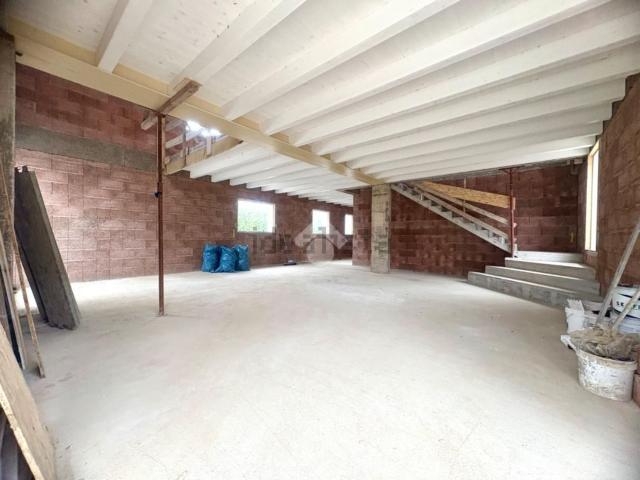 Villetta a schiera in vendita di 270 m² in Via Cesare Crescente