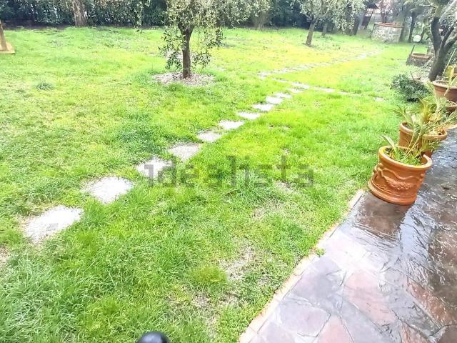 Villetta a schiera in vendita di 270 m² in Via Amendola Giovanni