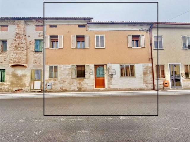 Villetta a schiera in vendita di 270 m² in Via Battisti