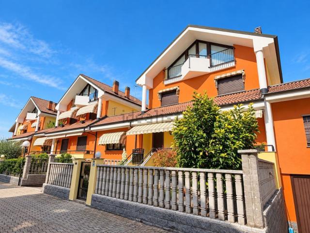 Villetta a schiera in vendita di 270 m² in Via Bra, 22