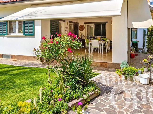Villetta a schiera in vendita di 270 m² in Via del Fagiano