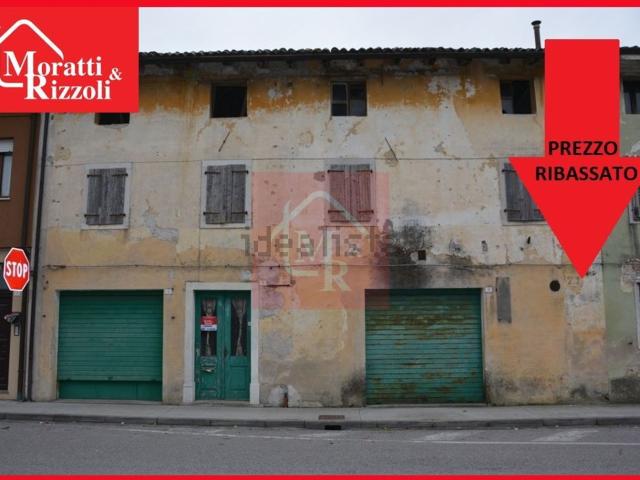 Villetta a schiera in vendita di 270 m² in Via Duca d&apos Aosta, 15