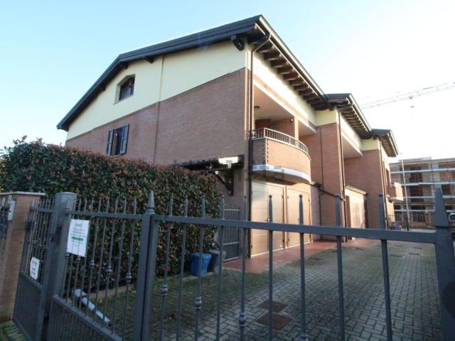 Villetta a schiera in vendita di 270 m² in Via Eugenio Montale