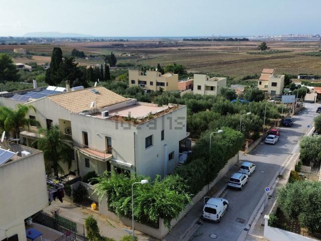 Villetta a schiera in vendita di 270 m² in Via Maria Giacoma Scaduto, 2