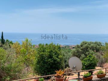 Villetta a schiera in vendita di 270 m² in Via Sgroppillo