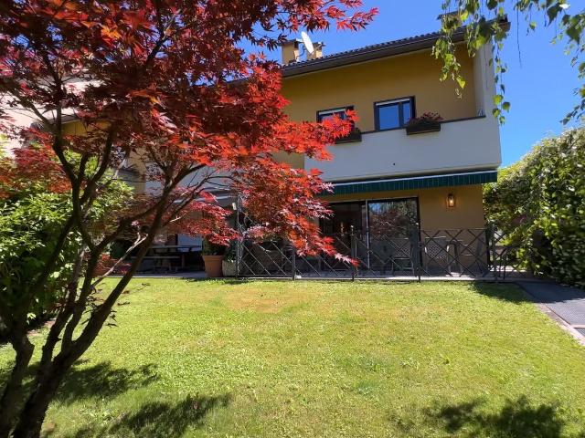Villetta a schiera in vendita di 270 m² in Via per Vetriolo, 17
