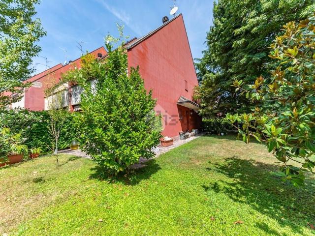 Villetta a schiera in vendita di 270 m² in Via Walter Tobagi, 1