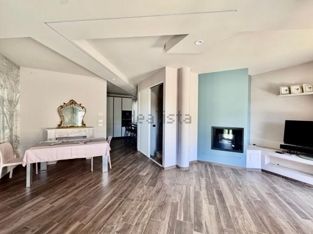 Villetta a schiera in vendita di 270 m² in Via Tetti Caglieri, 1